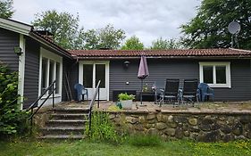 Stuga I Naturskoent Omrade I Hoeoer